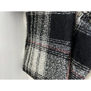 Fringed Scarf Super Soft Large Wrap Black White Plaid Boho Cozy Excellent
